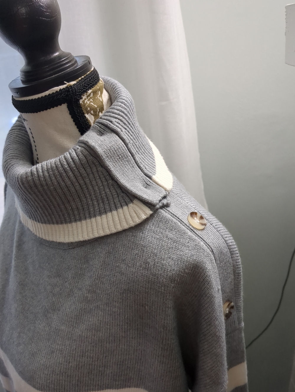 **3/$10** Kim Rogers Sweater Size Large - Picture 2 of 7